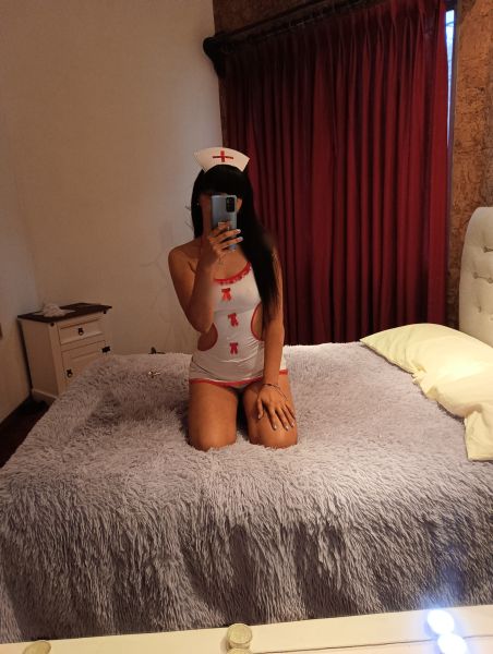Buenas me presento mi nombre es Brenda,pero me dicen Lulú una escort de 26 años dispuesta a darte mucho placer y amor el trato que ofrezco es trato novio besos mimos oral que puede ser sin dependiendo condiciones de higiene y vaginal.
