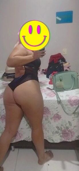 Morena fogosa, simpática, atraente, uma mulher muito discreta. Tenho 35 anos, peso 73kg e tenho 1.57m de altura. Tenho uma vida pessoal fora daqui e só encontro você em motéis ou hotéis. Sou uma pessoa que gosta de ter uma boa conversa, interagir sem joguinhos, uma mulher autêntica, com seios naturais e sem filhos. Convido você a conhecer e se deliciar com minhas curvas e desfrutar daquele momento de prazer. Observação: não faço sexo sem preservativo, por favor, não insista, ok? Sexo oral sem camisinha e beijar dependem da sua higiene. Entre em contato pelo WhatsApp e combinaremos e discutiremos melhor sobre o meu atendimento.Horário de atendimento: Segunda a sexta, das 07:00 às 15:00 horasCachês: R$ 200,00 – 1 hora R$ 300,00 – 2 horas.